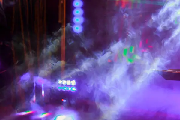 Laser beleuchtet rosa Lichter und Rauch in Club für Party — Stockfoto