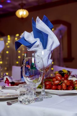 Restoranda servis masası