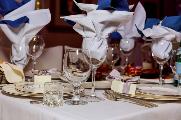 Served table for dinner with glasses of wine — Stock Photo, Image