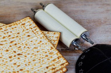 Matzot ve kırmızı şarap - Pesah sembolleri