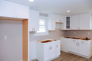 Yeni indüksiyon Ocak modern mutfak mutfak yükleme