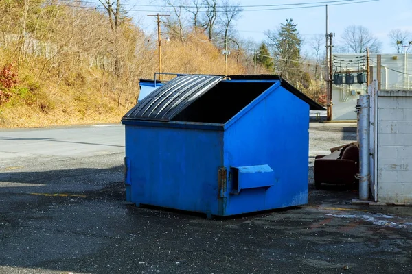 Recipientes de lixo para recolha rycyclable — Fotografia de Stock