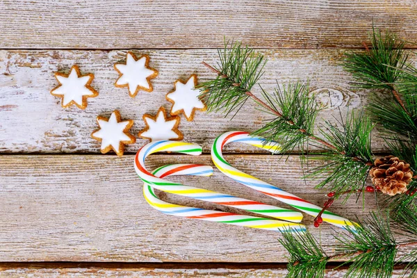 Navidad Año Nuevo Fondo Vacaciones Galletas Jengibre Mesa Árbol Rama —  Fotos de Stock