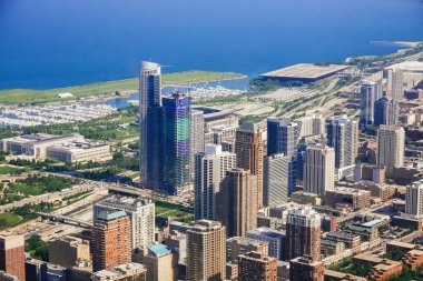 Chicago, Amerika Birleşik Devletleri - 20 Temmuz, 2017: Chicago cityscape batımında havadan görünümü
