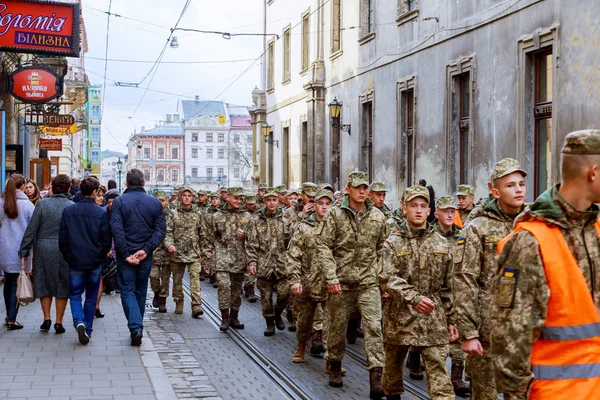 Lvov Ukrajina Října 2017 Občané Procházku Krajina Vizuální Neklid Náměstí — Stock fotografie