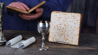 Şaraplı Pesach matzo Hamursuz Bayramı ve matzoh Musevi Hamursuz Bayramı ekmeği