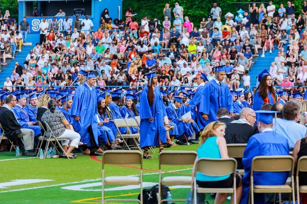 Června Sayrevielle Usa Obrázek Davu Studentů Promoce Zpoza Promoce Škole — Stock fotografie