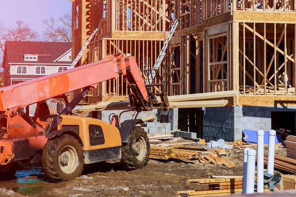 Nova casa em construção construir a sua casa de sonho . — Fotografia de Stock