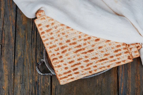 A Jewish Matzah bread with wine. Passover holiday concept — Stock Photo, Image