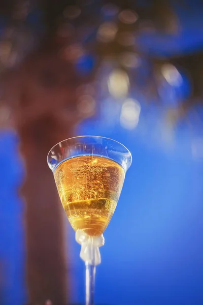 Kreativ Bild Med Champagne Bubblor Glittrande Solljuset — Stockfoto