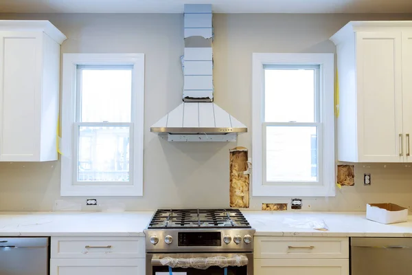Hem Förbättring Kök Remodel vy installerad i ett nytt kök — Stockfoto