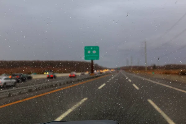 Damlacıkları Camına Sıkışık Süre Içinde Benim Arabanın Içinden Görünür Yağmur — Stok fotoğraf