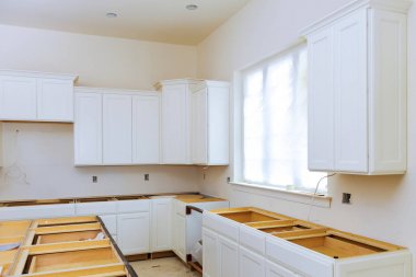 Mutfak dolapları yükleme kör köşe dolap, ada çekmeceler ve yüklü counter dolapları