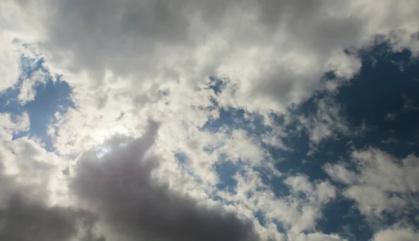 Esta Imagen Panorámica Hermoso Panorama Cielo Azul Nubes Blancas —  Fotos de Stock