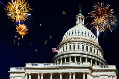 Bağımsızlık günü havai fişek kutlamaları ABD Capitol Washington DC üzerinde