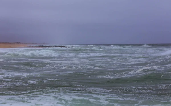 Podłoże Naturalne Powierzchni Mgły Nad Falami Oceanu — Zdjęcie stockowe