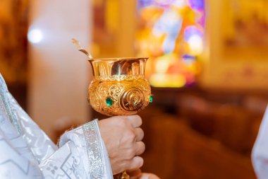 Ekmek, şarap ve İncil ayin için, şarap için dua