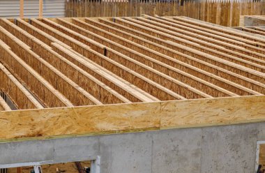 Yeni bir inşaatta zemin joist bir desen