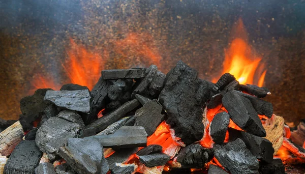 Hot coals in the preparing for grilling — Stock Photo, Image