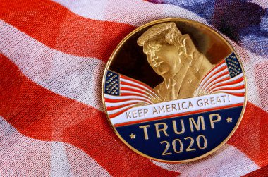 Donald Trump, 2020 seçimlerinde bize karşı başkanlık madalyası kazandı.