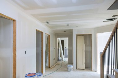 Kapı yüklü konut projesinin iç inşaatı