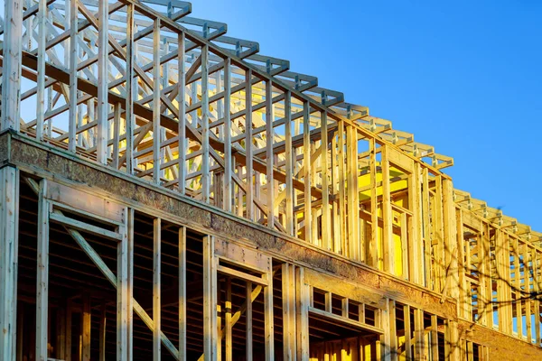 Rumah kayu atap perumahan pembingkaian rumah konstruksi framing — Stok Foto