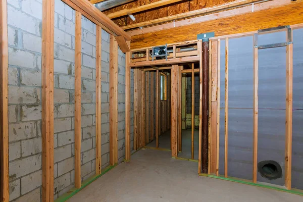 Sótano marco de construcción marco interior de una nueva casa — Foto de Stock