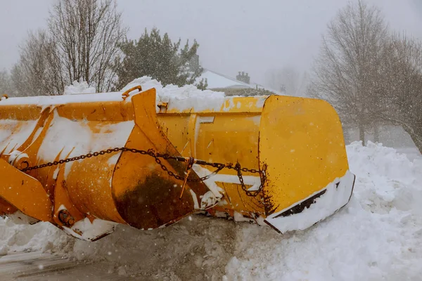 Cleaning parking for cars street blizzard of snowfall — Stock Photo, Image