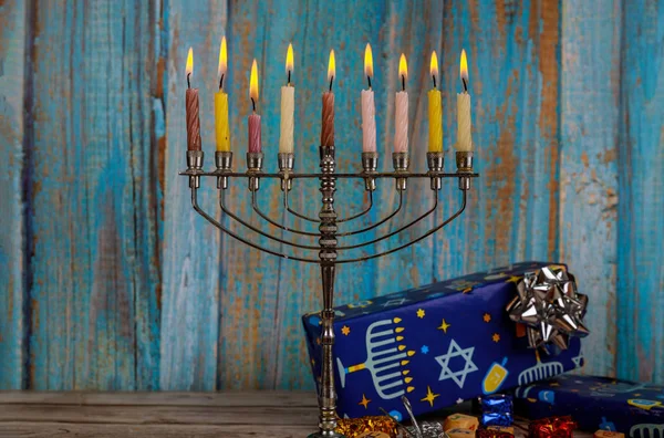 Parlak Parlayan Hanukkah Menorah yumuşak odak — Stok fotoğraf