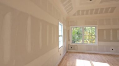 Yeni ev yapımı iç alçıpan ile konut projesinin iç inşaatı ve detaylar