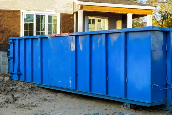 Trash dumpsters a large container filled with debris — Stock Photo, Image