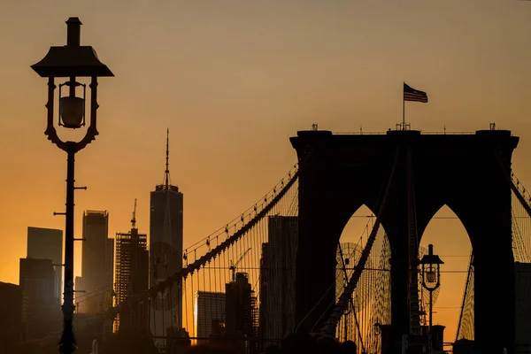 NYC Brooklyn Bridge skyline Manhattan au coucher du soleil . — Photo