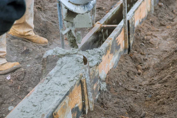 Pour Concrete Concrete Truck Construction Pouring Concrete Selective Focus — Stock Photo, Image