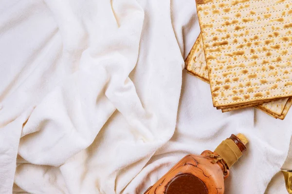 Пасха Хаггада Маца Еврейский Праздник Кошерное Красное Вино — стоковое фото