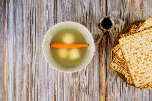 Bir Kase Içinde Yahudi Fısıh Sıcak Yapımı Matzo Topu Çorbası — Stok fotoğraf