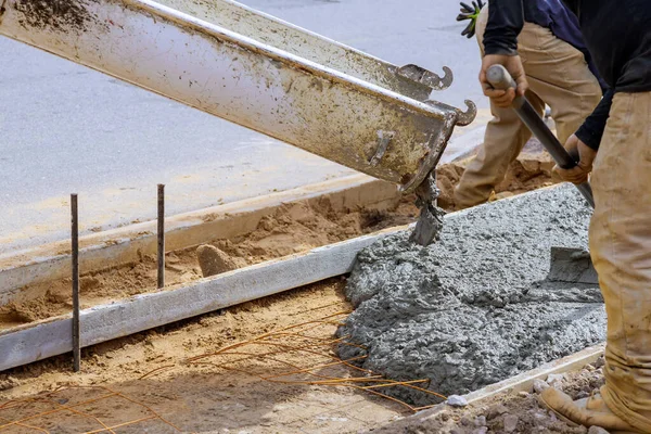 Budowa Betonowego Chodnika Wokół Mieszkania Wiejskiego Domu Podręczniku Chodnika Specjalnym — Zdjęcie stockowe