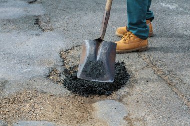 Asfalt büyük çukurların kapatılması çok kötü kalitede bir yoldur asfalt otoyol