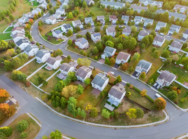 Bostadskvarteren Solnedgången Gryning Över Byn Nära Skogen — Stockfoto