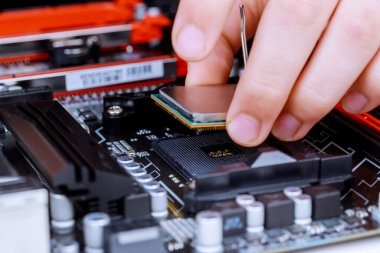 Ana kart soketine işlemci yerleştirme teknolojik süreci