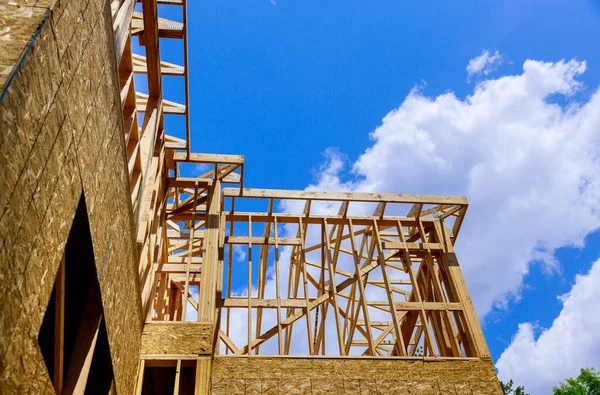 Holzbau Rahmenkonstruktion Auf Einem Neuen Entwicklungsrahmen Eines Neuen Hauses Bau — Stockfoto