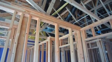 Amerikan çerçeve evi, iç konut inşaatının altında.