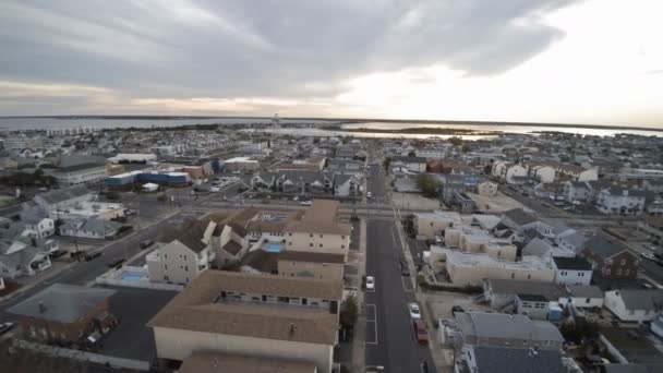 Вигляд міста з висоти проти затоки Seaside Heights Bay NJ USA — стокове відео