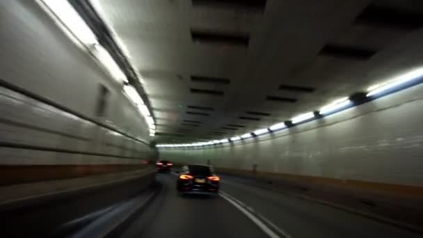 Tráfico para Holland Tunnel por la noche en el Bajo Manhattan — Vídeos de Stock