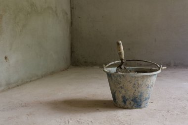 Yeni duvar inşaatı.