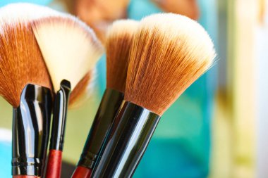 Profesyonel makyaj fırçaları