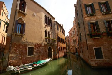 Venedik dar sokaklar 