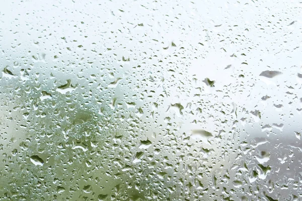 Gouttes d'eau sur le verre après la pluie — Photo