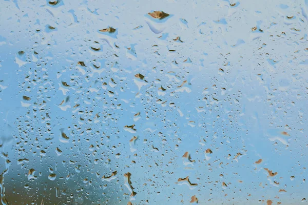 Gouttes d'eau sur le verre après la pluie — Photo