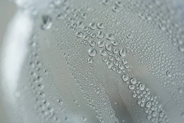 Camdaki su damlacıkları