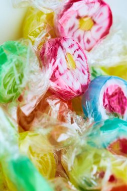 meyve renkli şeker lolipoplar